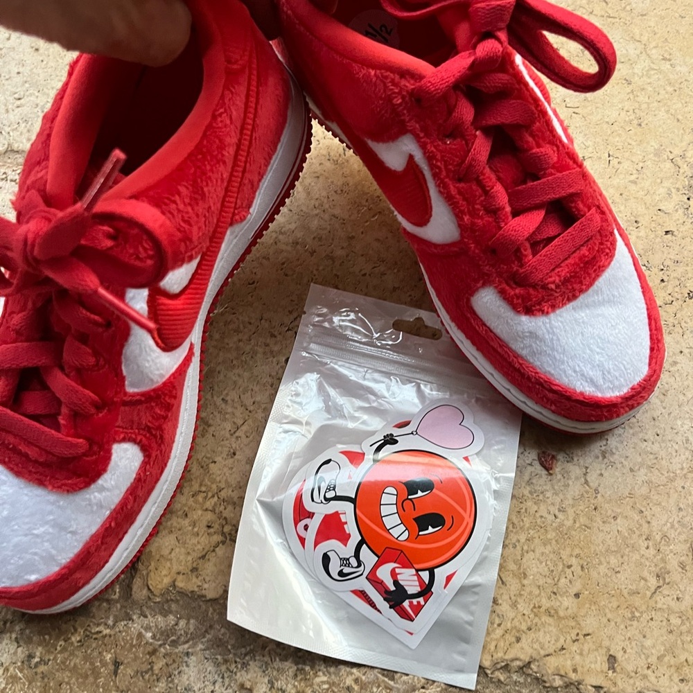 Nike Air Force 1 low GS valentine day 2024 fz3552-612 grade school